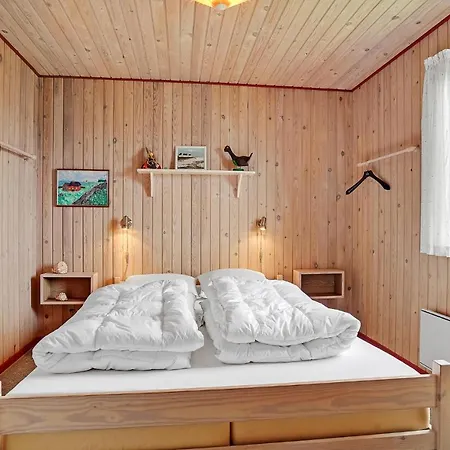 3 Bedroom Lovely In Bjert * Binderup Strand