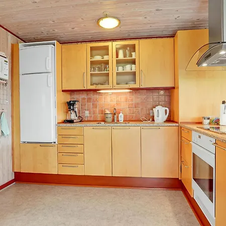 3 Bedroom Lovely In Bjert *
